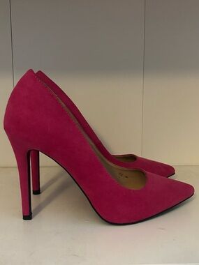 Qupid Fuchsia Suede Pointed-Toe Stiletto Pumps